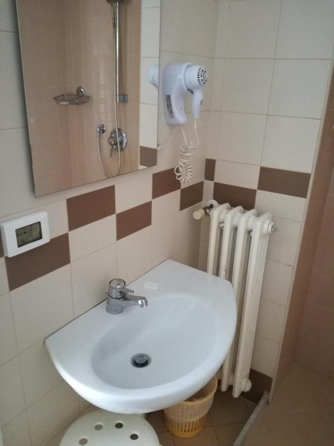 Albergo Giugni Prato  Eksteriør bilde