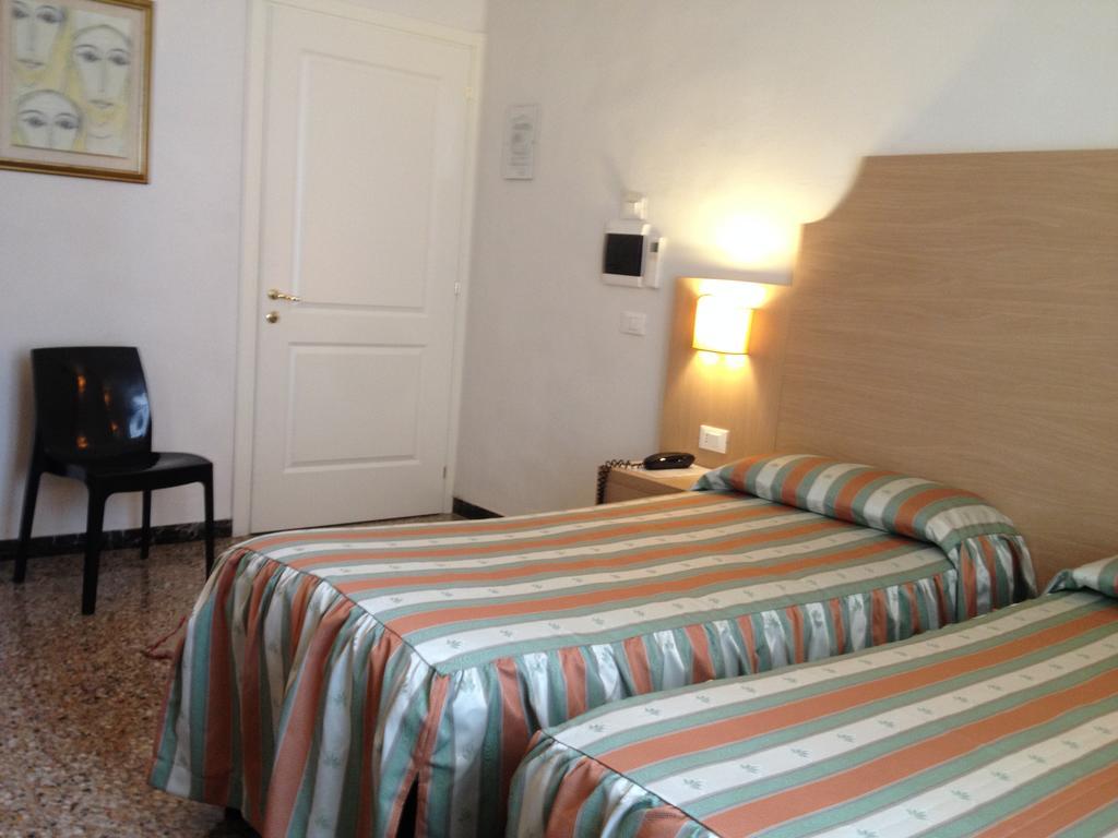 Albergo Giugni Prato  Eksteriør bilde