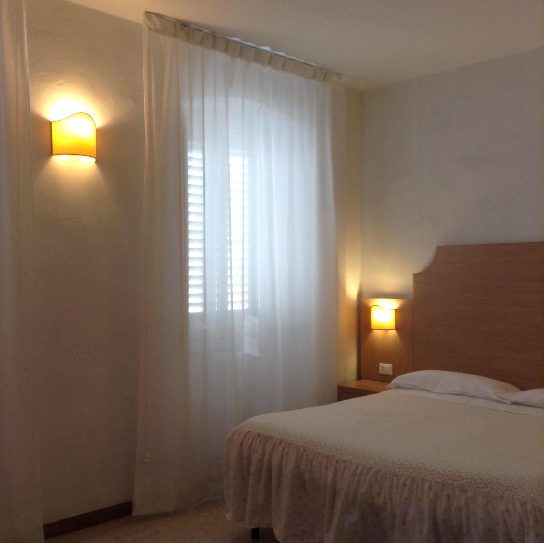 Albergo Giugni Prato  Eksteriør bilde